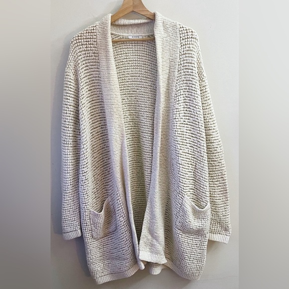 Vintage Avon Cream Knit Cardigan with Pockets Casual Chic Fall Winter Cozy - Picture 1 of 7